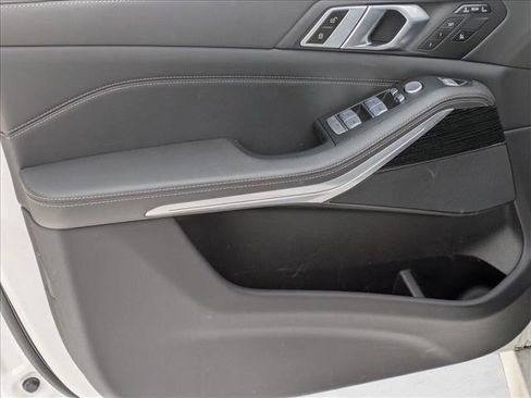 Used 2024 BMW X7 xDrive40i w/ M Sport Package image 8