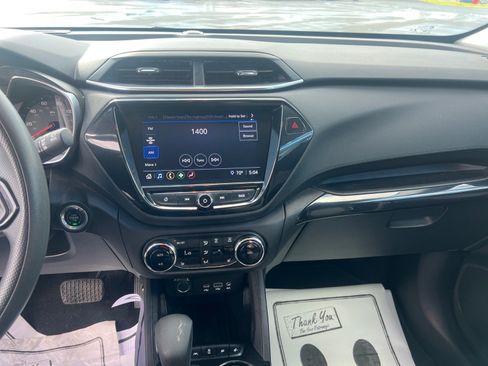 Used 2023 Chevrolet TrailBlazer LT w/ Convenience Package FWD image 11