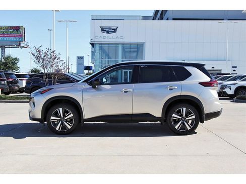 Used 2024 Nissan Rogue SL w/ SL Premium Package image 3