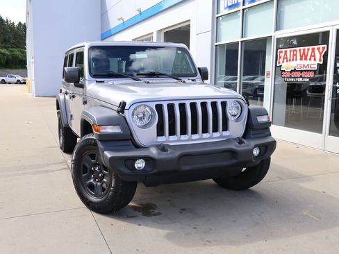 Used 2018 Jeep Wrangler Unlimited Sport AWD/4WD image 32