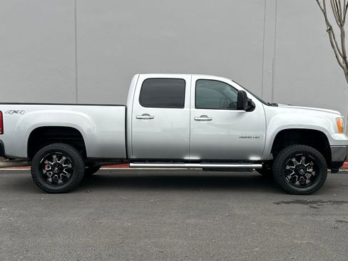 Used 2014 GMC Sierra 3500 SLT w/ SLT Convenience Package image 3