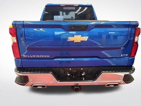 Used 2022 Chevrolet Silverado 1500 LTZ w/ LTZ Convenience Package II AWD/4WD image 3