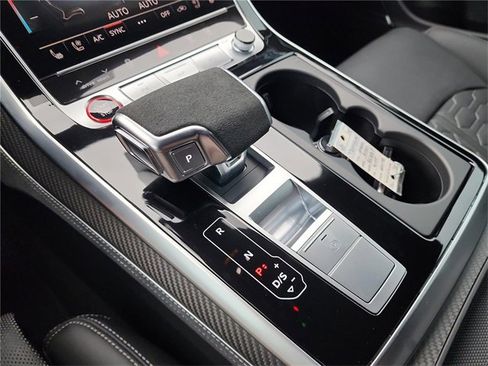 New 2026 Audi RS Q8 performance image 16