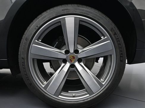 New 2026 Porsche Macan image 26