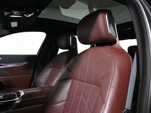 Certified 2024 BMW 760i xDrive AWD/4WD image 15