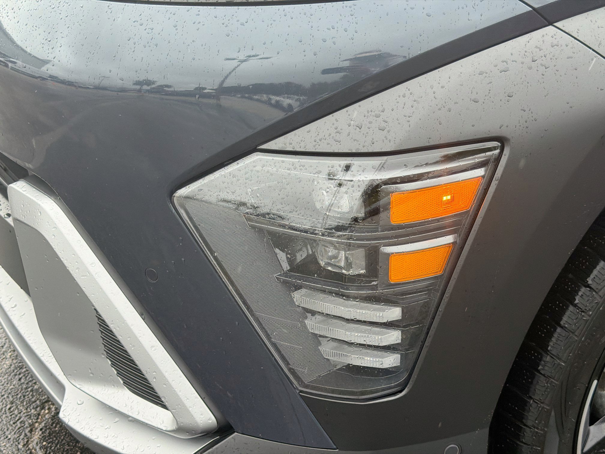 Used 2024 Hyundai Kona Limited FWD image 9