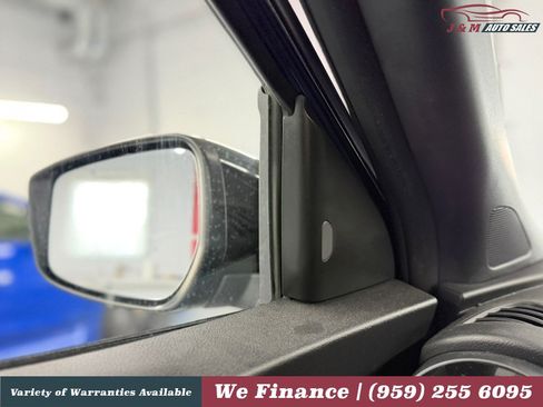 Used 2020 Nissan Kicks SR FWD image 24