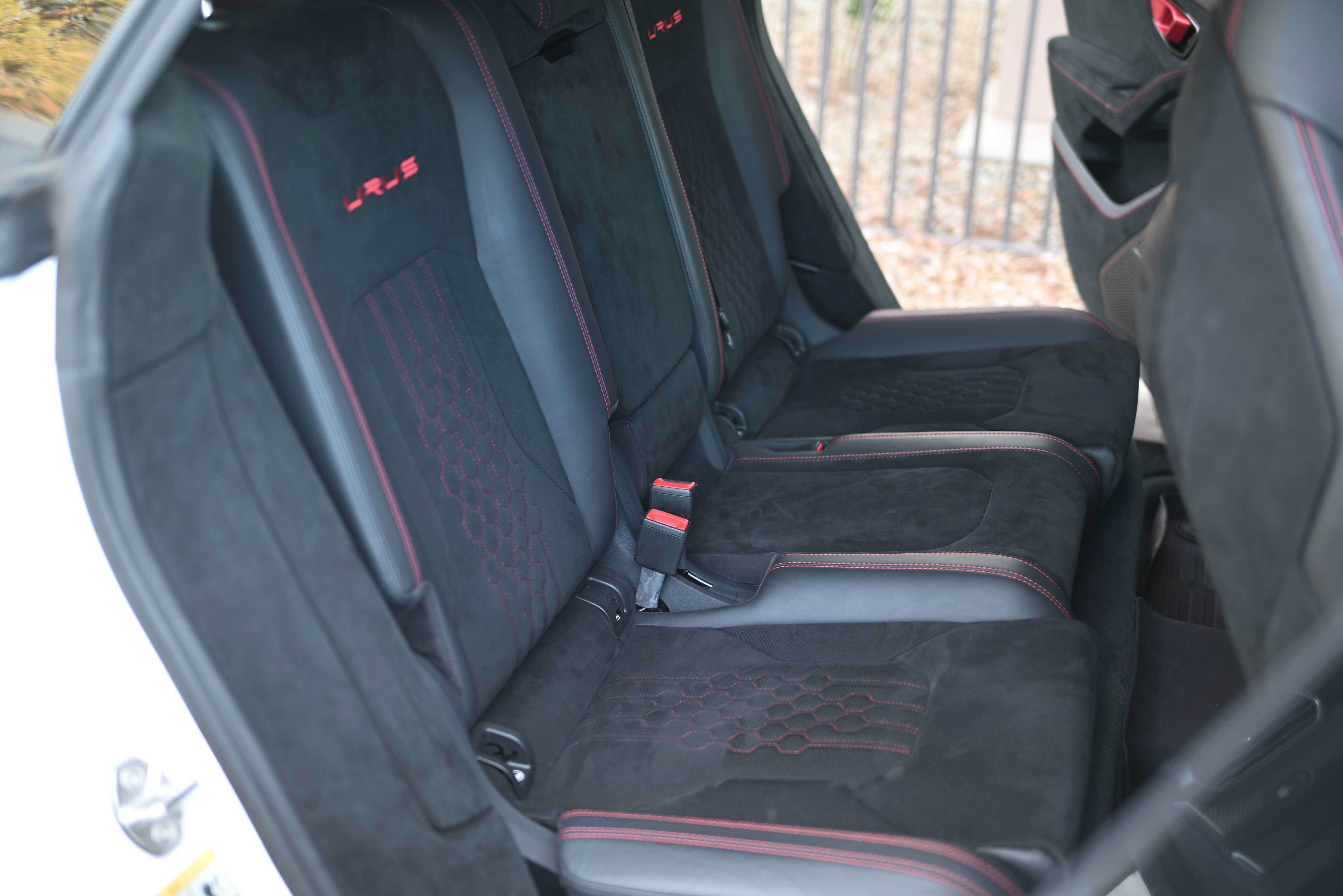 Used 2023 Lamborghini Urus Performante AWD/4WD image 18
