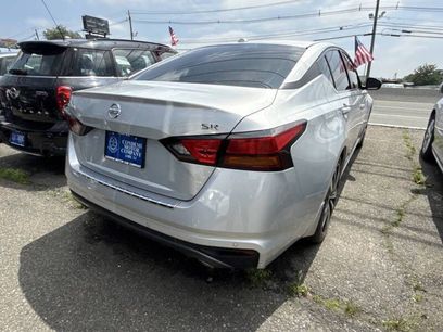 Used 2021 Nissan Altima 2.5 SR w/ SR Premium Package
