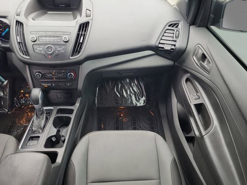 Used 2019 Ford Escape S image 12