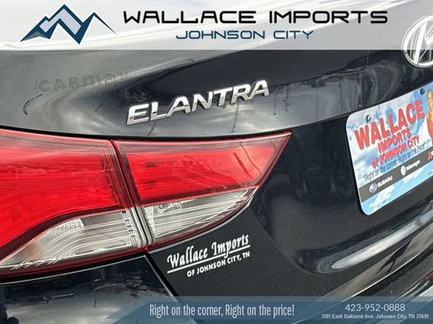 Used 2015 Hyundai Elantra SE w/ Option Group 02 image 11