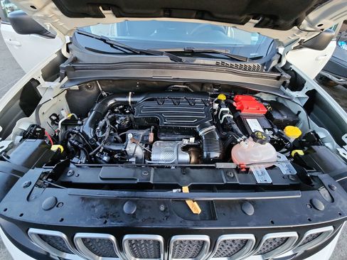 Certified 2023 Jeep Renegade Latitude image 17