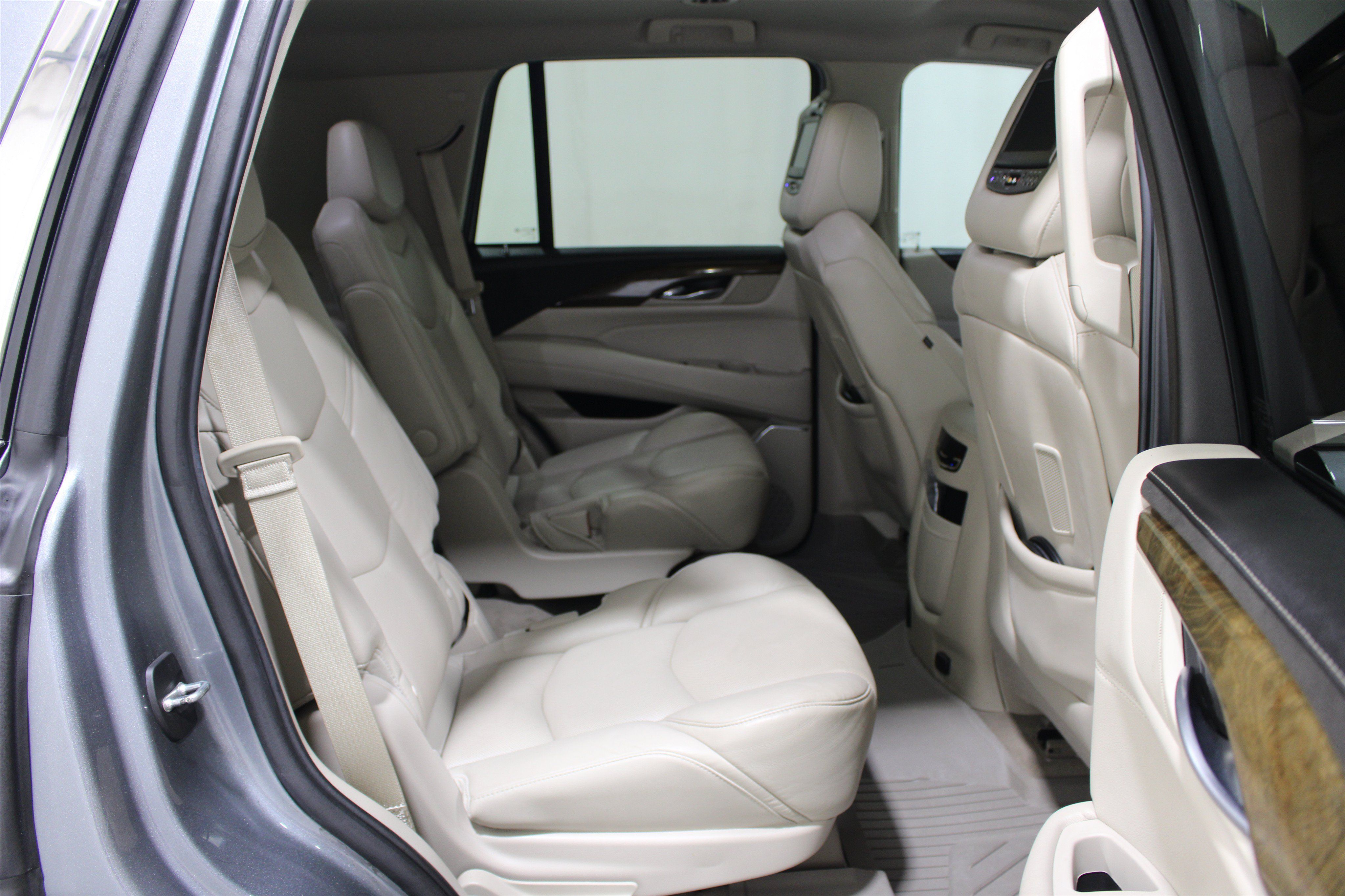 Used 2019 Cadillac Escalade Platinum Sport AWD/4WD image 27