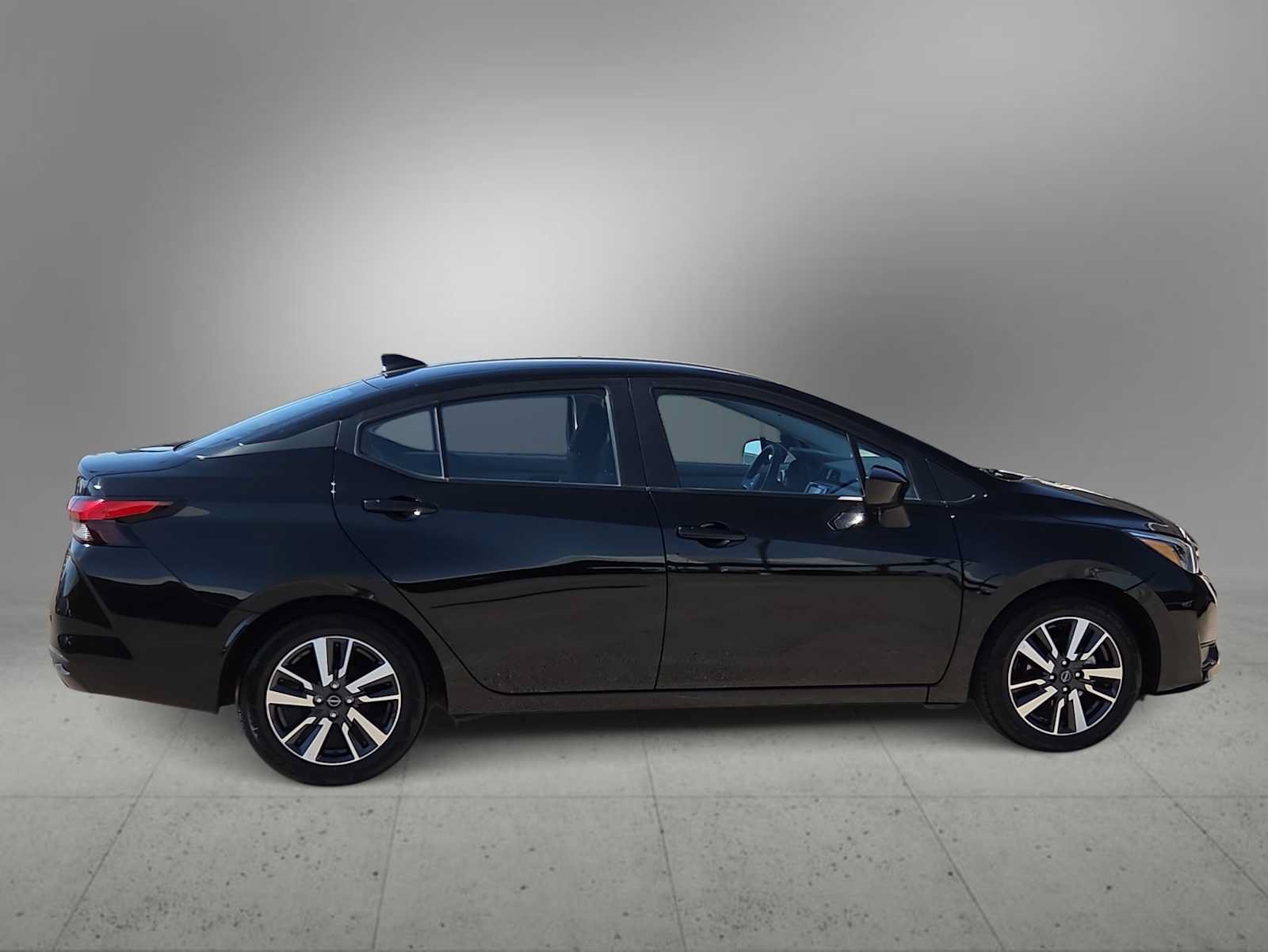 Used 2025 Nissan Versa SV FWD image 9