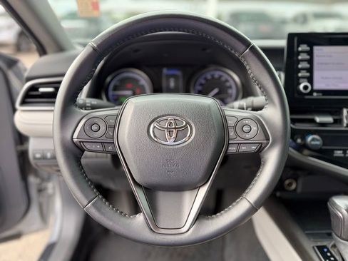 Used 2022 Toyota Camry SE FWD image 10
