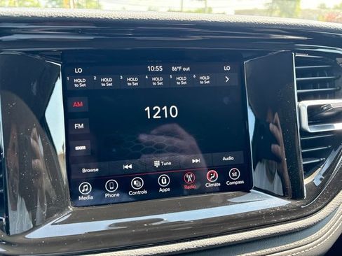 Used 2022 Dodge Durango SXT w/ Trailer Tow Group IV AWD/4WD image 2