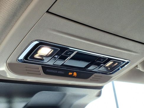 Used 2025 Lincoln Corsair AWD w/ Equipment Group 101A image 22