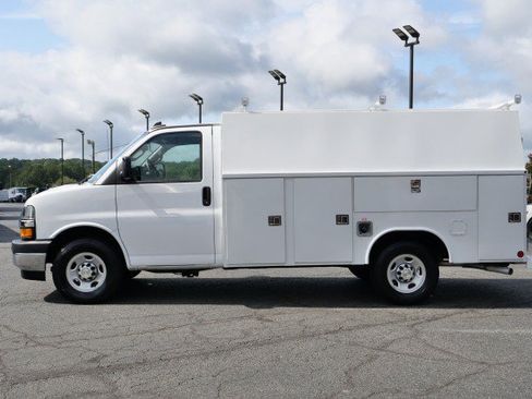 Used 2024 Chevrolet Express 3500 w/ Power Convenience Package RWD image 38