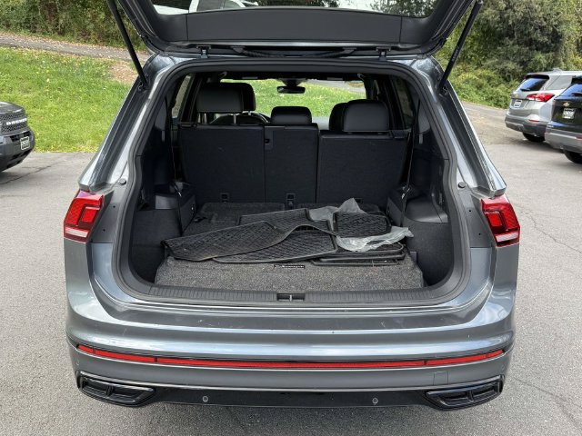 Used 2023 Volkswagen Tiguan SE R-Line FWD image 13