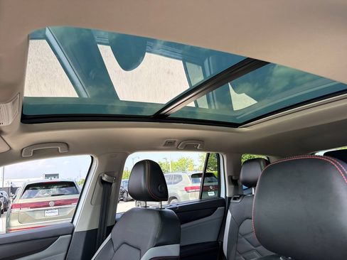 Certified 2024 Volkswagen Atlas Peak Edition SEL AWD/4WD image 19