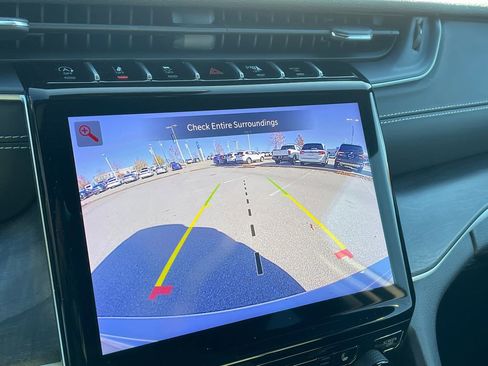 Used 2024 Jeep Grand Cherokee Limited image 40