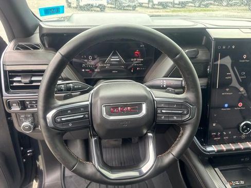 Used 2025 GMC Yukon XL AT4 AWD/4WD image 13