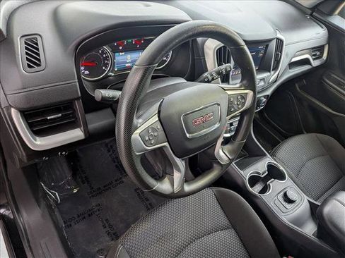 Used 2024 GMC Terrain SLE image 10