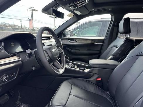 New 2026 Jeep Grand Wagoneer L Limited AWD/4WD image 3