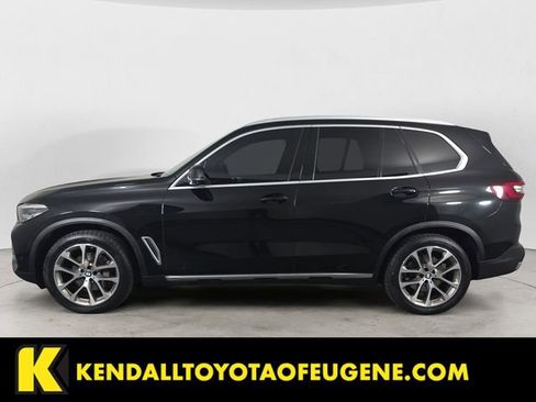 Used 2021 BMW X5 xDrive40i w/ Convenience Package AWD/4WD image 2
