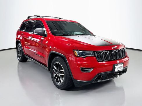 Used 2019 Jeep Grand Cherokee Trailhawk w/ Trailhawk Luxury Group AWD/4WD image 4