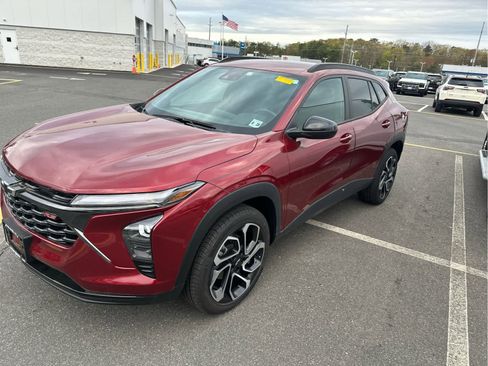 Used 2024 Chevrolet Trax RS w/ Driver Confidence Package FWD image 6