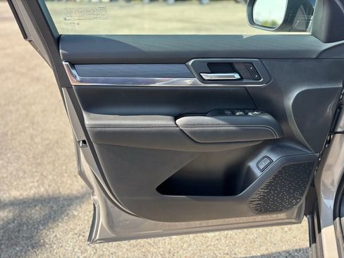 Used 2026 GMC Terrain Elevation w/ Elevation Premium Package image 12