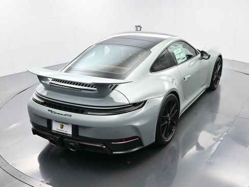 Certified 2025 Porsche 911 Carrera GTS RWD image 35