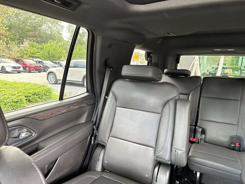 Used 2022 Chevrolet Tahoe LT w/ LT Signature Package RWD image 17