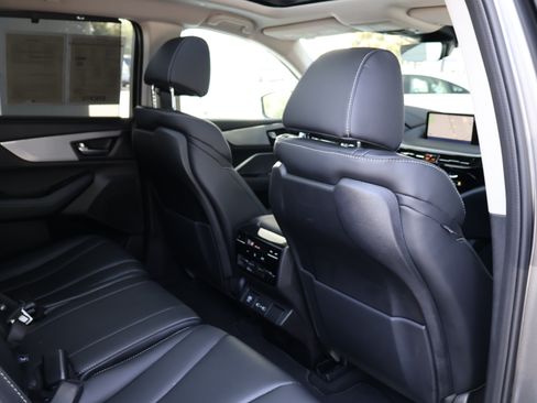 Used 2023 Acura MDX w/ Technology Package FWD image 28