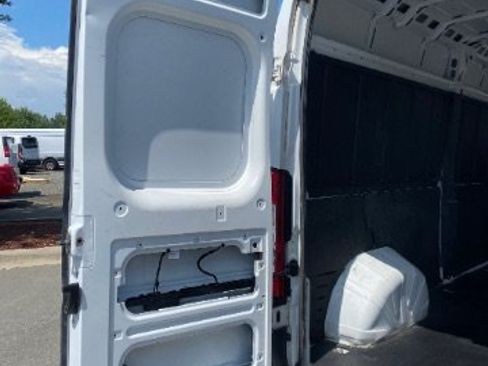 Used 2025 RAM ProMaster 2500 w/ Convenience Group FWD image 9