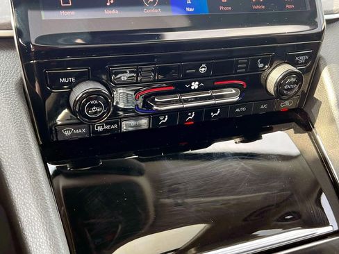 Used 2022 Jeep Grand Cherokee Limited 4xe image 30