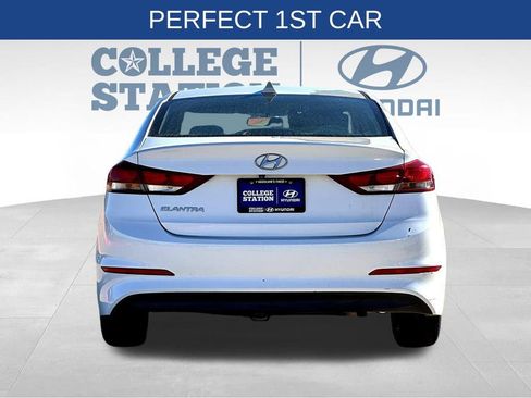 Used 2017 Hyundai Elantra SE image 9