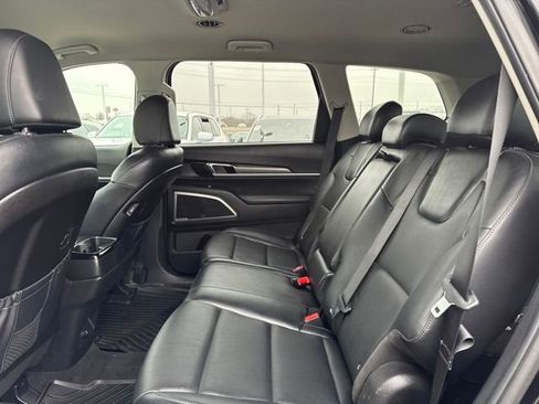 Used 2022 Kia Telluride LX image 9