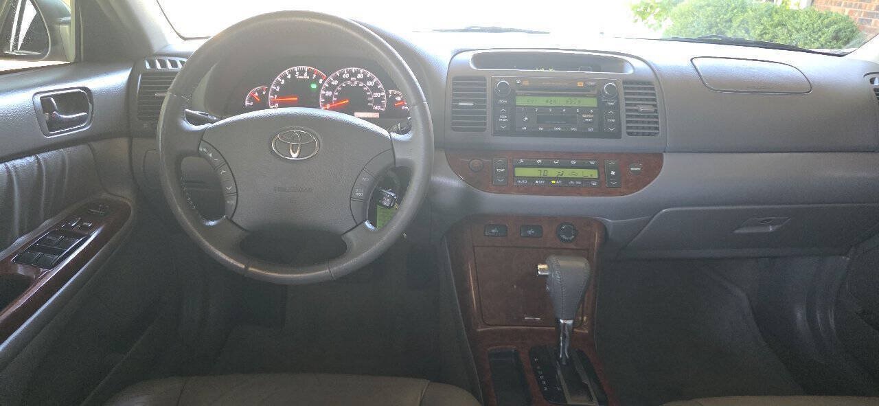 Used 2005 Toyota Camry LE FWD image 18