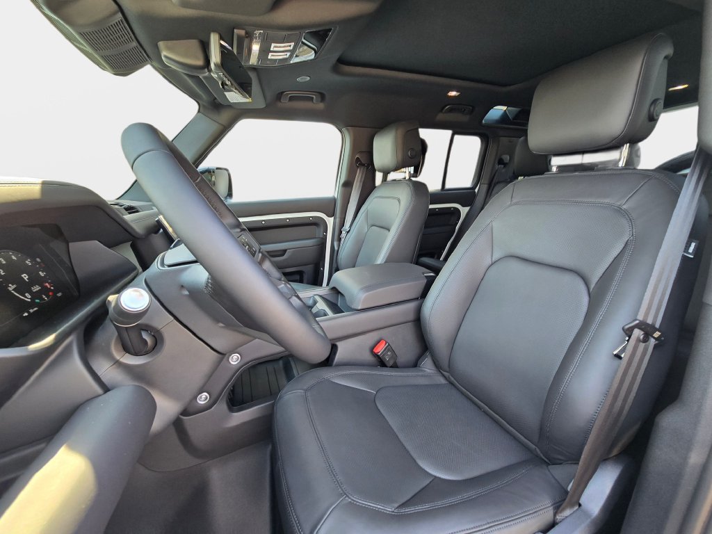 New 2026 Land Rover Defender 110 X-Dynamic SE AWD/4WD image 15