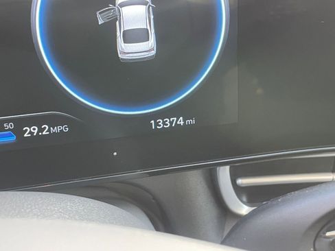 Used 2025 Hyundai Elantra SEL image 40