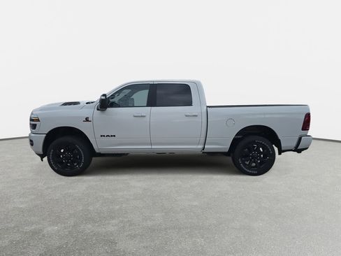 New 2025 RAM 2500 Laramie w/ Night Edition AWD/4WD image 8