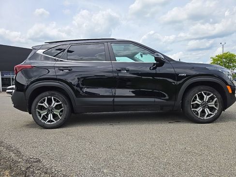 Used 2021 Kia Seltos EX AWD/4WD image 2
