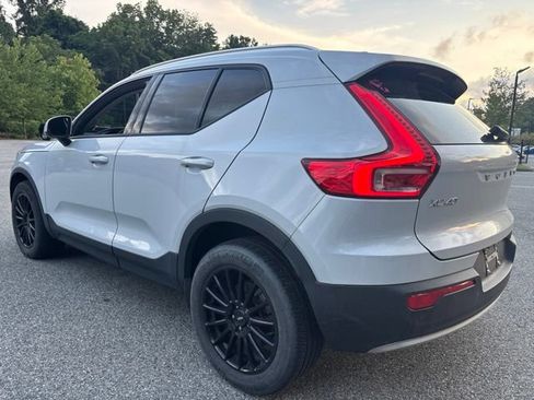 Used 2022 Volvo XC40 T5 Momentum AWD/4WD image 4