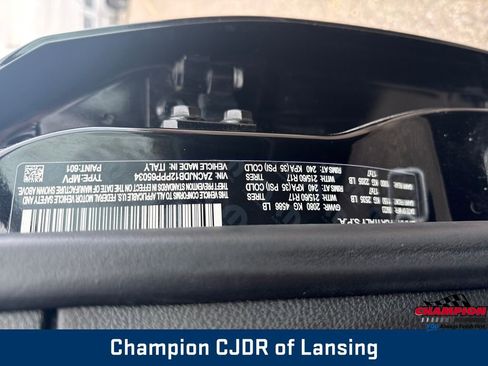 Used 2023 Jeep Renegade Latitude image 28