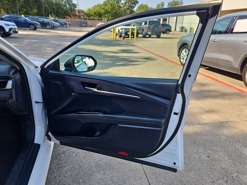 Used 2025 Toyota Camry LE FWD image 34