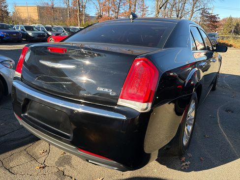 Used 2016 Chrysler 300 C image 6