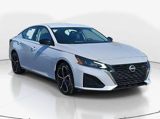 Used 2024 Nissan Altima 2.5 SR FWD video 3