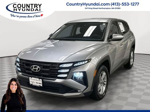 Used 2025 Hyundai Tucson SE AWD/4WD image 1